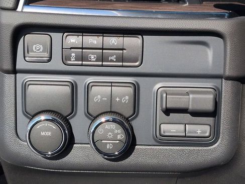 New 2026 Chevrolet Suburban Premier w/ Sun And Tow Package image 16