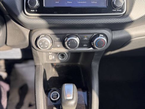 Used 2022 Nissan Kicks S FWD image 14