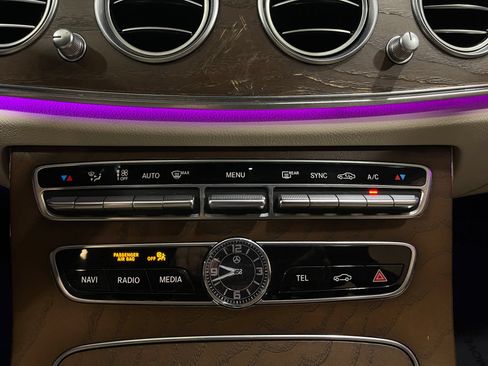 Used 2018 Mercedes-Benz E 300 image 25