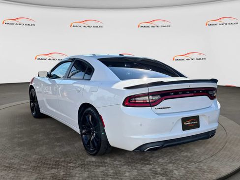 Used 2018 Dodge Charger SXT w/ Blacktop Package RWD image 8