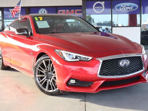Used 2017 INFINITI Q60 Red Sport 400 RWD image 2