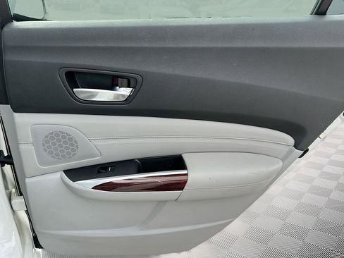 Used 2015 Acura TLX w/ Technology Package image 32