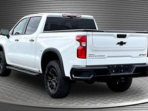 Used 2024 Chevrolet Silverado 1500 ZR2 w/ Technology Package AWD/4WD image 4