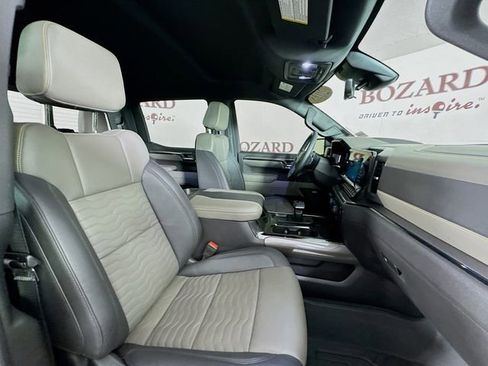 Used 2025 Chevrolet Silverado 1500 ZR2 w/ Technology Package image 33