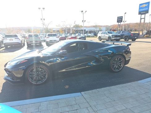 Used 2025 Chevrolet Corvette Stingray w/ Z51 Performance Package image 5