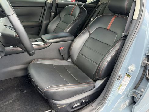 Used 2024 Nissan Sentra SR w/ SR Premium Package FWD image 23