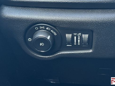 Used 2019 Chrysler Pacifica Touring Plus w/ S Appearance Package image 37