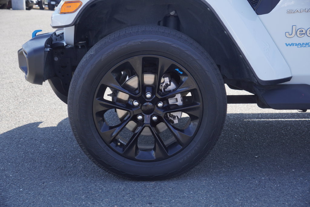 Certified 2022 Jeep Wrangler Unlimited Sahara AWD/4WD image 4