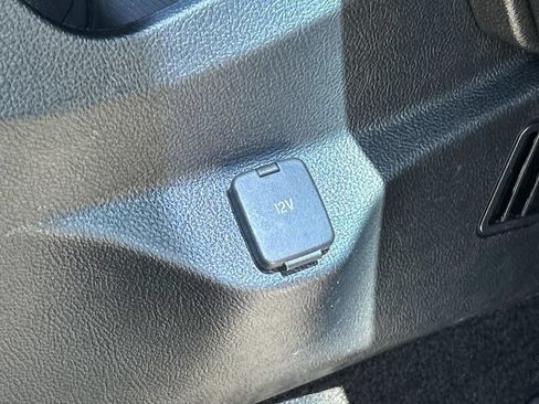 Used 2019 Ford Edge Titanium w/ Equipment Group 301A AWD/4WD image 19