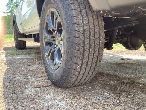 New 2025 GMC Canyon Elevation w/ Convenience Package RWD image 9