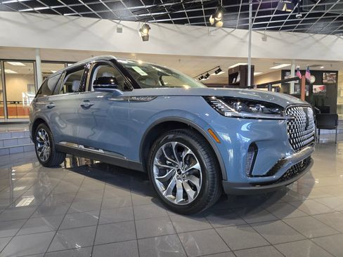 New 2026 Lincoln Aviator Reserve AWD/4WD image 2