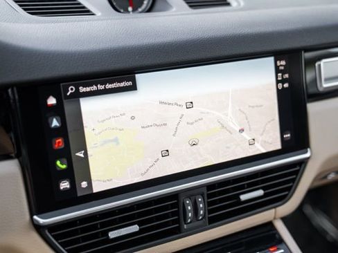 Used 2022 Porsche Cayenne Platinum Edition AWD/4WD image 35