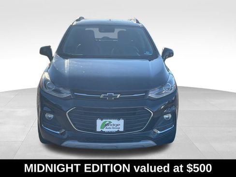 Used 2018 Chevrolet Trax Premier w/ Midnight Edition AWD/4WD image 2