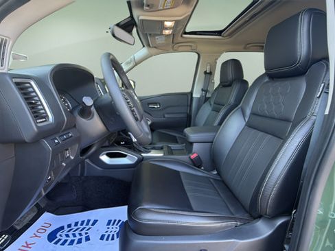 Used 2024 Nissan Frontier SL w/ Technology Package AWD/4WD image 13