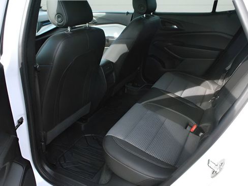 Used 2025 Chevrolet Trax LT w/ Driver Confidence Package FWD image 10