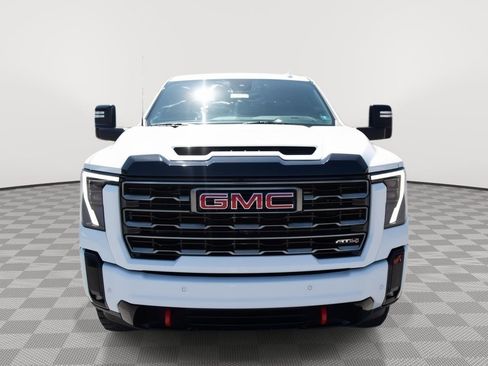 Used 2025 GMC Sierra 2500 AT4 AWD/4WD image 2