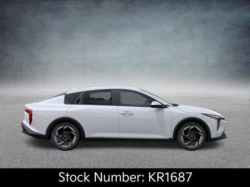New 2025 Kia K4 EX image 8