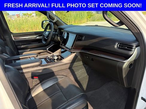Used 2023 Jeep Wagoneer 4WD w/ Premium Group I image 37
