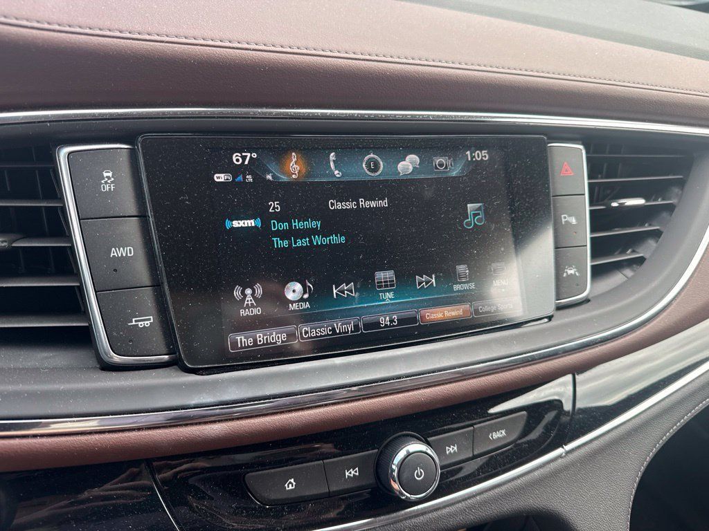 Used 2018 Buick Enclave Avenir w/ Avenir Technology Package AWD/4WD image 8