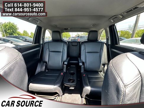 Used 2017 Toyota Highlander XLE AWD/4WD image 11