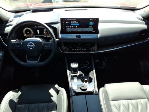 Certified 2026 Nissan Rogue Platinum w/ Platinum Premium Package AWD/4WD image 14