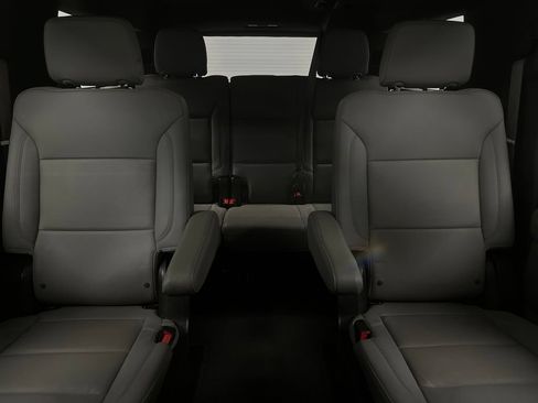 Used 2022 Chevrolet Suburban LT w/ LT Signature Plus Package RWD image 16