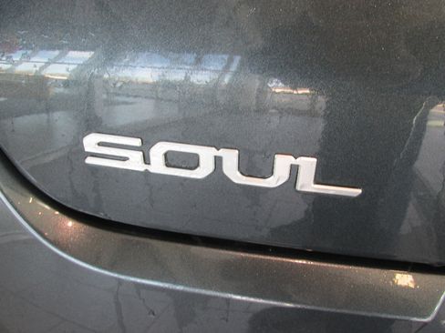 Used 2025 Kia Soul LX w/ LX Technology Package image 9