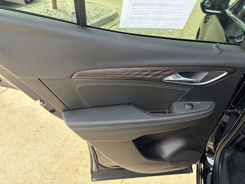Used 2023 Buick Envision Avenir AWD/4WD image 12