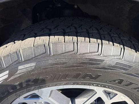 Used 2025 Ford Expedition Active AWD/4WD image 21