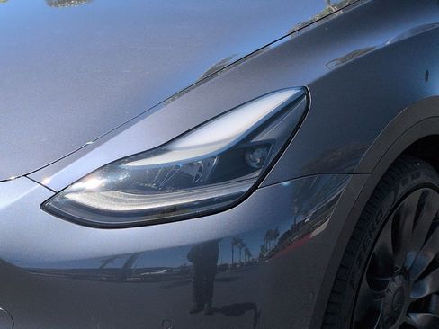 Used 2022 Tesla Model Y Performance AWD/4WD image 6