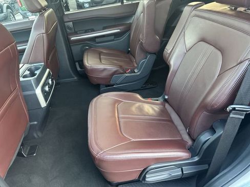 Used 2024 Ford Expedition Limited image 27