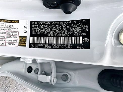 Used 2023 Toyota Corolla SE w/ SE Package FWD image 17