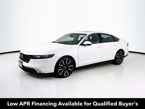 Used 2025 Honda Accord Touring image 3