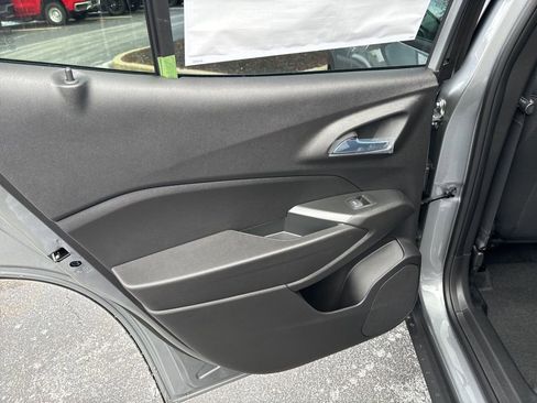 New 2026 Chevrolet Trax RS w/ Sunroof Package image 28