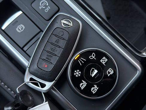 New 2026 Nissan Pathfinder SL image 36