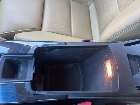 Used 2013 Cadillac XTS Luxury image 37