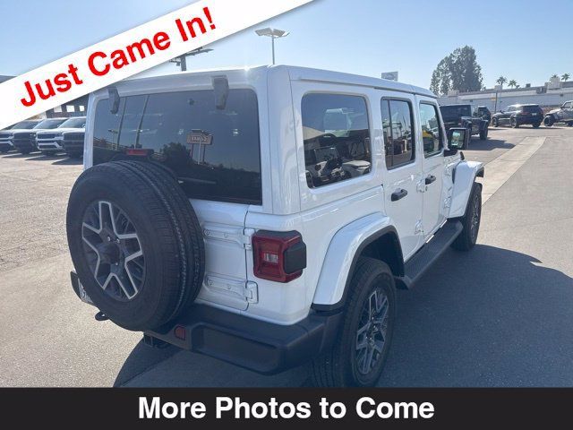 Used 2024 Jeep Wrangler Unlimited Sahara w/ Technology Group AWD/4WD image 6