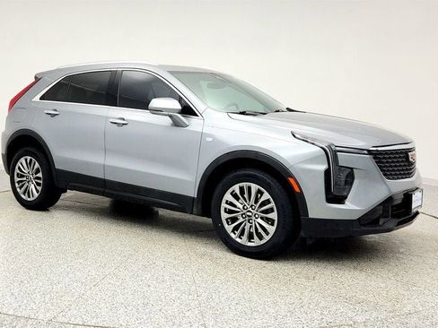 Used 2024 Cadillac XT4 Premium Luxury image 3