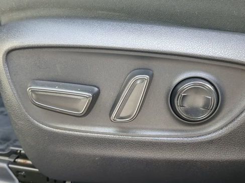 Used 2019 Toyota RAV4 XLE w/ Convenience Package image 24