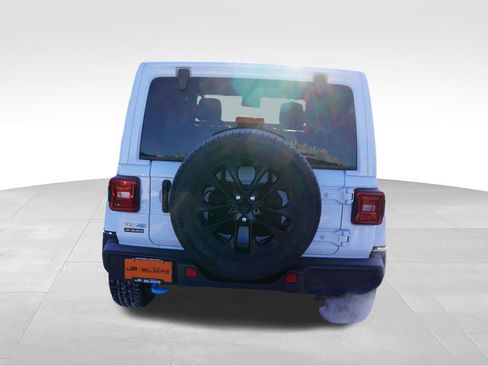 Used 2024 Jeep Wrangler Unlimited Sahara w/ Safety Group AWD/4WD image 6