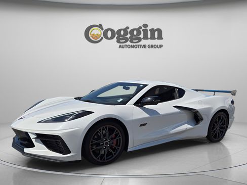 Used 2023 Chevrolet Corvette Stingray Premium Cpe w/ Z51 Performance Package RWD image 1