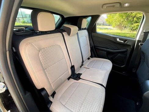 Used 2021 Ford Escape SE image 27