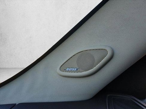 Used 2011 Cadillac Escalade Platinum image 16