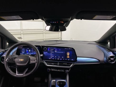 Used 2025 Chevrolet Equinox EV LT w/ Convenience Package image 12