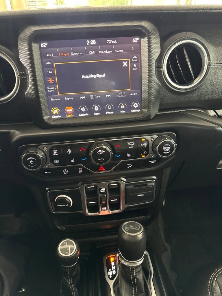 Used 2019 Jeep Wrangler Unlimited Sahara AWD/4WD image 14