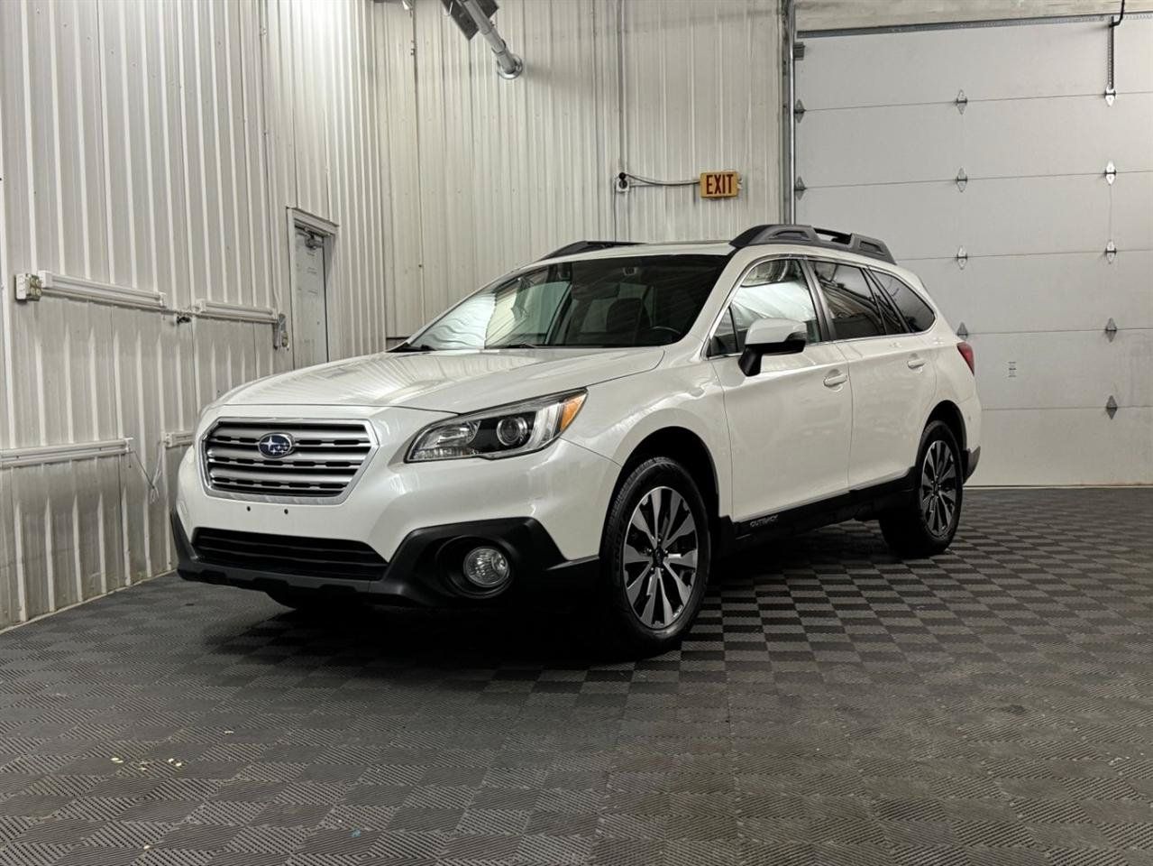 Used 2017 Subaru Outback 2.5i Limited AWD/4WD image 1