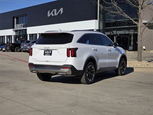 New 2026 Kia Sorento S w/ S Panoramic Sunroof Package FWD image 4