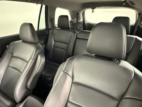 Used 2019 Honda Pilot Touring image 32