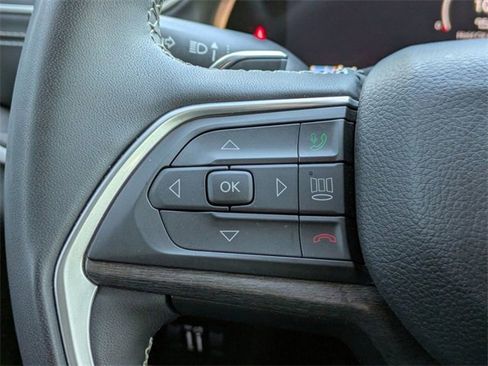 Used 2023 Jeep Grand Cherokee Limited image 28