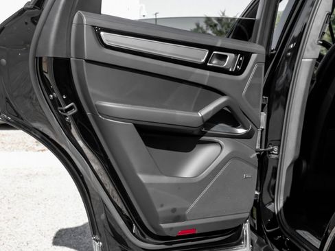 Used 2020 Porsche Cayenne Turbo image 54